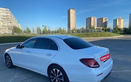 Mercedes-Benz E-Класс, 2017 год, 4 500 000 рублей, 3 фотография