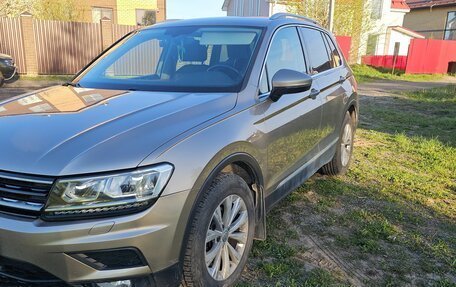 Volkswagen Tiguan II, 2018 год, 1 950 000 рублей, 2 фотография