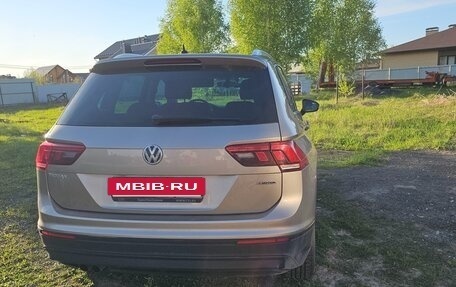 Volkswagen Tiguan II, 2018 год, 1 950 000 рублей, 4 фотография