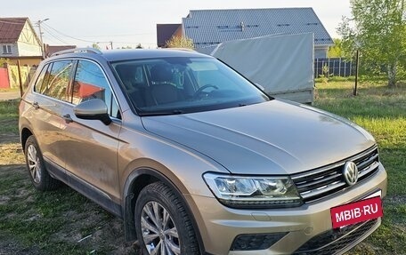 Volkswagen Tiguan II, 2018 год, 1 950 000 рублей, 3 фотография