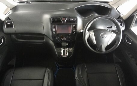 Nissan Serena IV, 2011 год, 1 050 000 рублей, 12 фотография