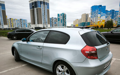 BMW 1 серия, 2008 год, 900 000 рублей, 6 фотография