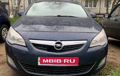 Opel Astra J, 2011 год, 470 000 рублей, 3 фотография