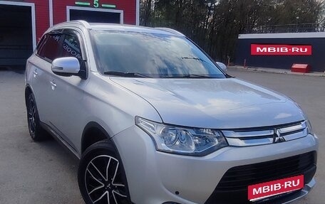 Mitsubishi Outlander III рестайлинг 3, 2014 год, 1 750 000 рублей, 1 фотография