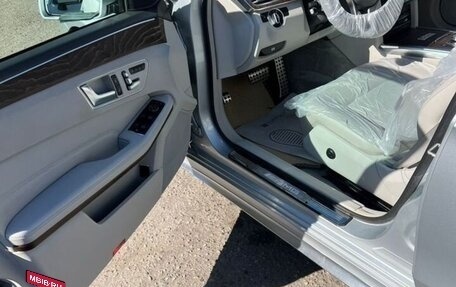 Mercedes-Benz E-Класс, 2013 год, 2 000 000 рублей, 16 фотография