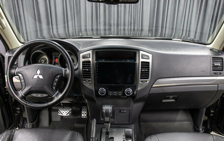 Mitsubishi Pajero IV, 2018 год, 2 990 000 рублей, 14 фотография