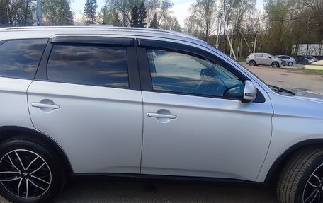 Mitsubishi Outlander III рестайлинг 3, 2014 год, 1 750 000 рублей, 4 фотография