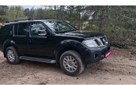 Nissan Pathfinder, 2011 год, 1 850 000 рублей, 1 фотография
