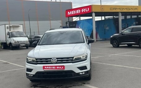 Volkswagen Tiguan II, 2019 год, 2 200 000 рублей, 1 фотография