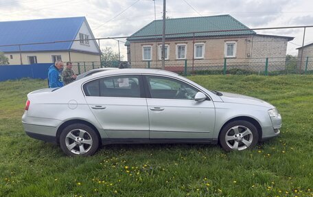 Volkswagen Passat B6, 2007 год, 590 000 рублей, 2 фотография