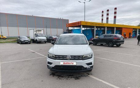 Volkswagen Tiguan II, 2019 год, 2 200 000 рублей, 3 фотография
