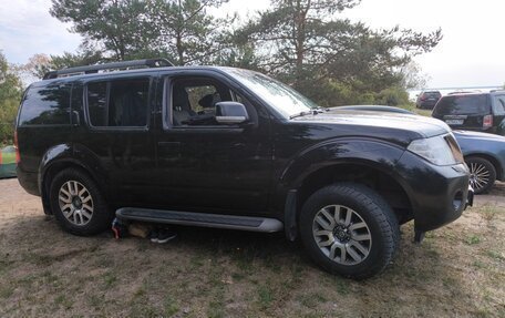 Nissan Pathfinder, 2011 год, 1 850 000 рублей, 39 фотография