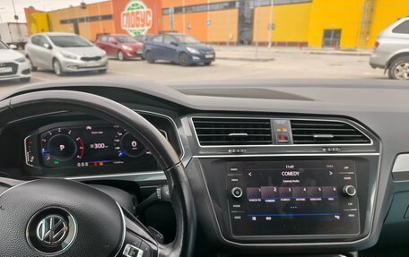 Volkswagen Tiguan II, 2019 год, 2 200 000 рублей, 4 фотография