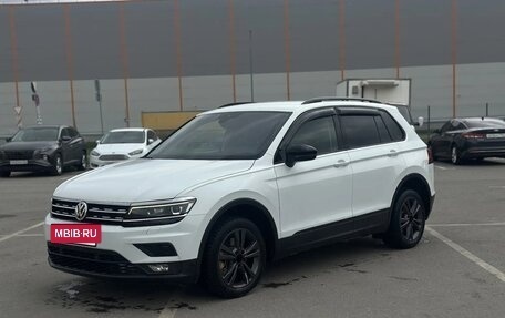Volkswagen Tiguan II, 2019 год, 2 200 000 рублей, 2 фотография