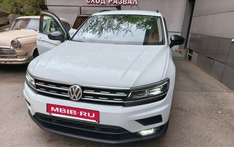 Volkswagen Tiguan II, 2019 год, 2 200 000 рублей, 10 фотография