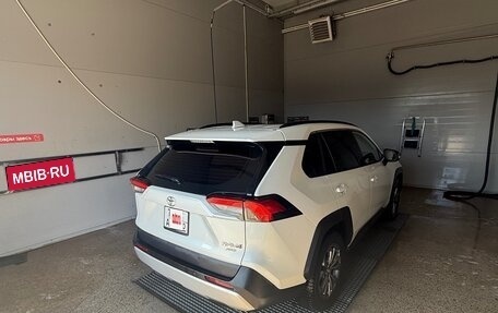 Toyota RAV4, 2023 год, 3 700 000 рублей, 3 фотография