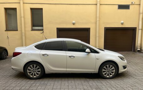 Opel Astra J, 2013 год, 830 000 рублей, 2 фотография