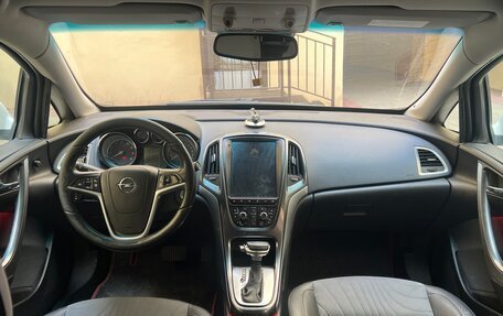 Opel Astra J, 2013 год, 830 000 рублей, 9 фотография