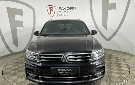 Volkswagen Tiguan II, 2019 год, 2 799 000 рублей, 2 фотография