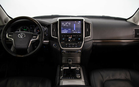 Toyota Land Cruiser 200, 2016 год, 6 499 000 рублей, 9 фотография