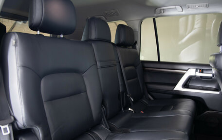 Toyota Land Cruiser 200, 2016 год, 6 499 000 рублей, 12 фотография