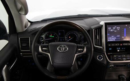 Toyota Land Cruiser 200, 2016 год, 6 499 000 рублей, 10 фотография