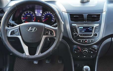 Hyundai Solaris II рестайлинг, 2015 год, 970 000 рублей, 11 фотография