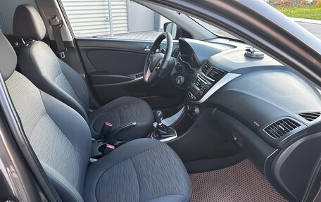 Hyundai Solaris II рестайлинг, 2015 год, 970 000 рублей, 14 фотография