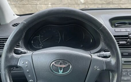 Toyota Avensis III рестайлинг, 2005 год, 610 000 рублей, 20 фотография