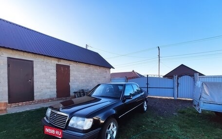 Mercedes-Benz E-Класс, 1994 год, 650 000 рублей, 1 фотография