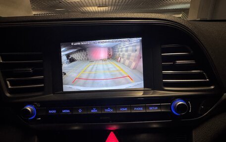 Hyundai Elantra VI рестайлинг, 2019 год, 1 800 000 рублей, 9 фотография