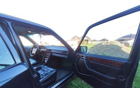 Mercedes-Benz E-Класс, 1994 год, 650 000 рублей, 11 фотография