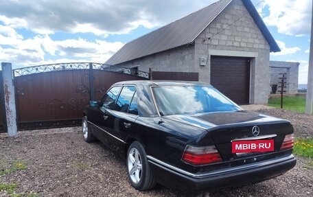 Mercedes-Benz E-Класс, 1994 год, 650 000 рублей, 7 фотография