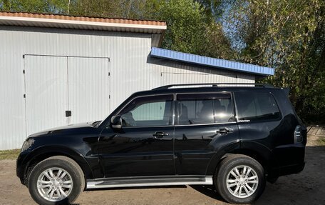 Mitsubishi Pajero IV, 2015 год, 2 600 000 рублей, 4 фотография