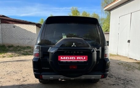 Mitsubishi Pajero IV, 2015 год, 2 600 000 рублей, 3 фотография