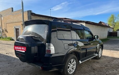 Mitsubishi Pajero IV, 2015 год, 2 600 000 рублей, 2 фотография