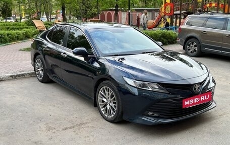 Toyota Camry, 2019 год, 2 500 000 рублей, 4 фотография