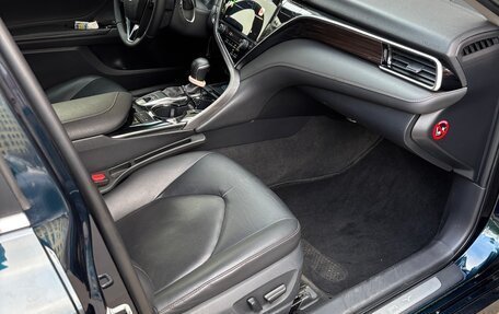 Toyota Camry, 2019 год, 2 500 000 рублей, 16 фотография