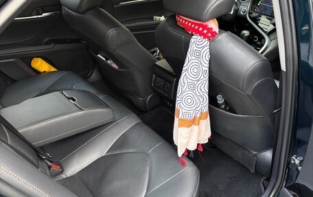 Toyota Camry, 2019 год, 2 500 000 рублей, 18 фотография