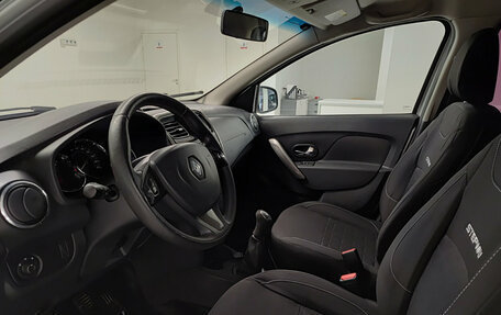 Renault Sandero II рестайлинг, 2016 год, 899 000 рублей, 20 фотография