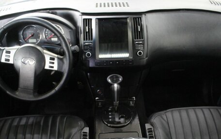 Infiniti FX I, 2005 год, 850 000 рублей, 24 фотография