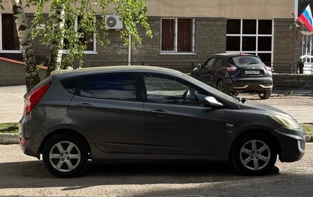Hyundai Solaris II рестайлинг, 2011 год, 430 000 рублей, 4 фотография