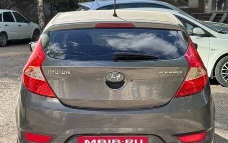 Hyundai Solaris II рестайлинг, 2011 год, 430 000 рублей, 2 фотография