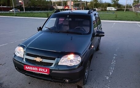 Chevrolet Niva I рестайлинг, 2011 год, 450 000 рублей, 3 фотография