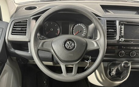 Volkswagen Caravelle T6 рестайлинг, 2015 год, 2 499 800 рублей, 9 фотография