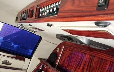 Lincoln Town Car III рестайлинг, 2002 год, 3 500 000 рублей, 9 фотография