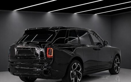 Rolls-Royce Cullinan, 2026 год, 75 000 000 рублей, 3 фотография
