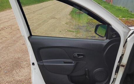 Renault Logan II, 2019 год, 395 000 рублей, 12 фотография