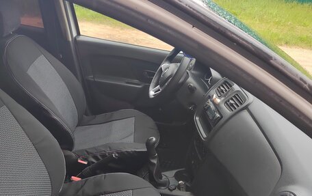 Renault Logan II, 2019 год, 395 000 рублей, 15 фотография
