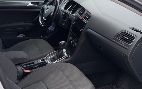 Volkswagen Golf VII, 2019 год, 1 830 000 рублей, 20 фотография